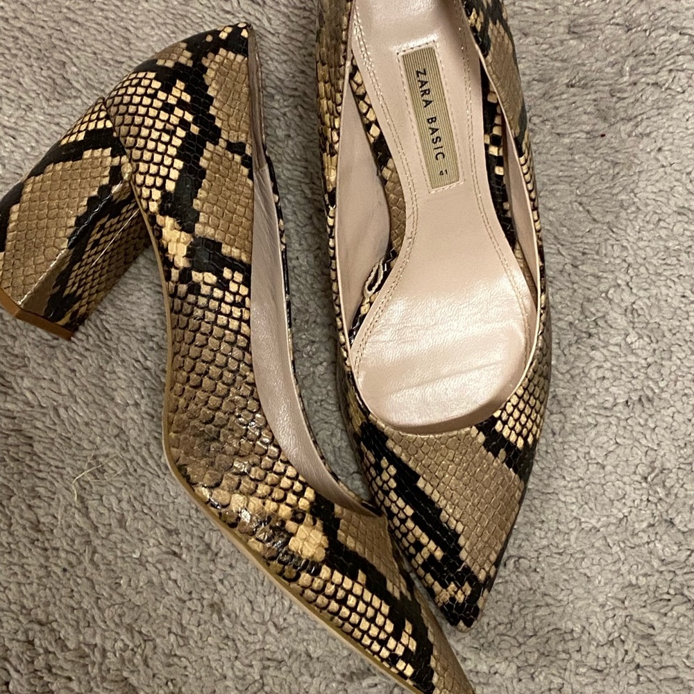 Zara Leather snake skin embossed block heel Pumps